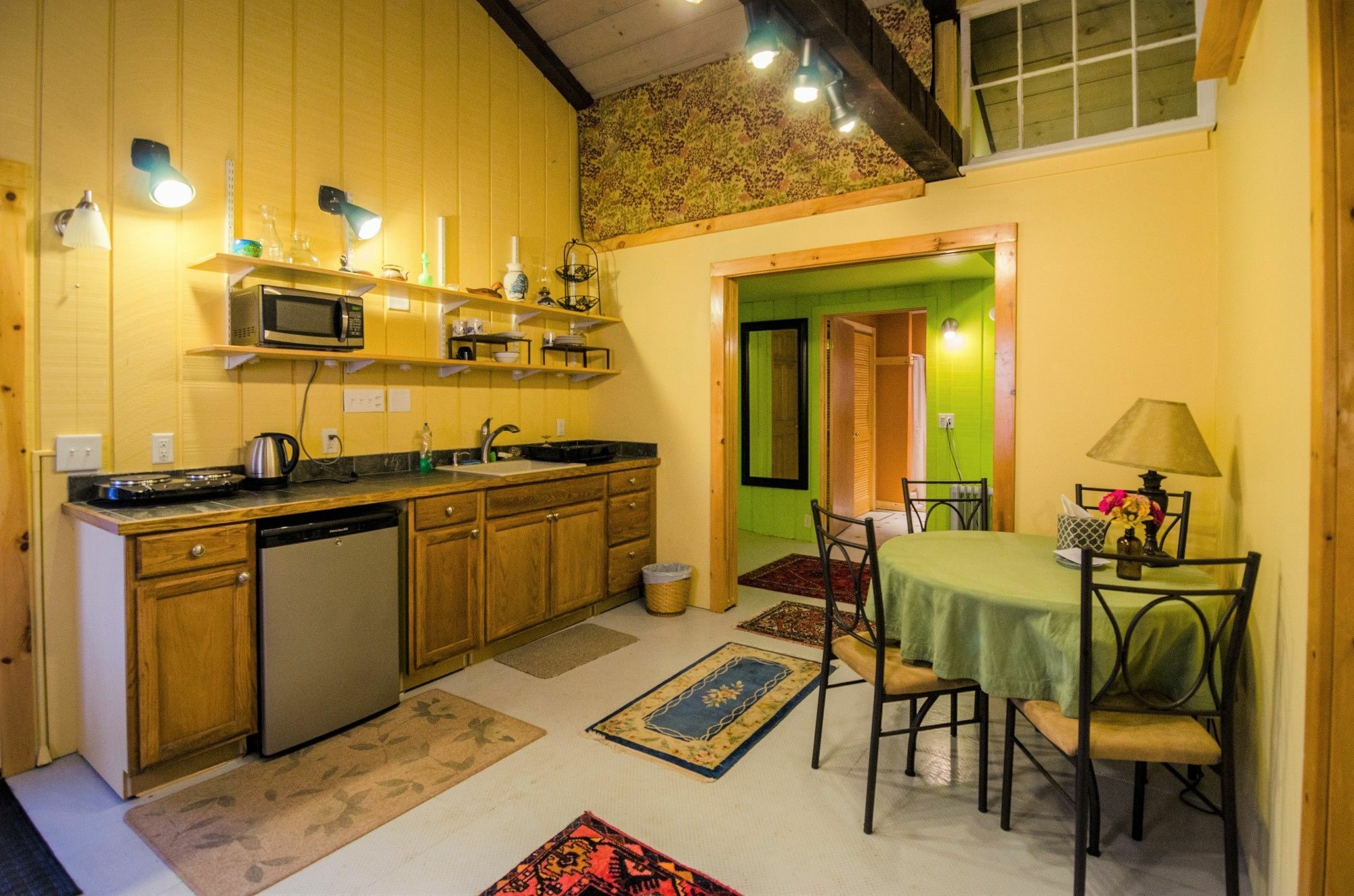 Inn At Charlotte B&B เบอร์ลิงตัน ภายนอก รูปภาพ