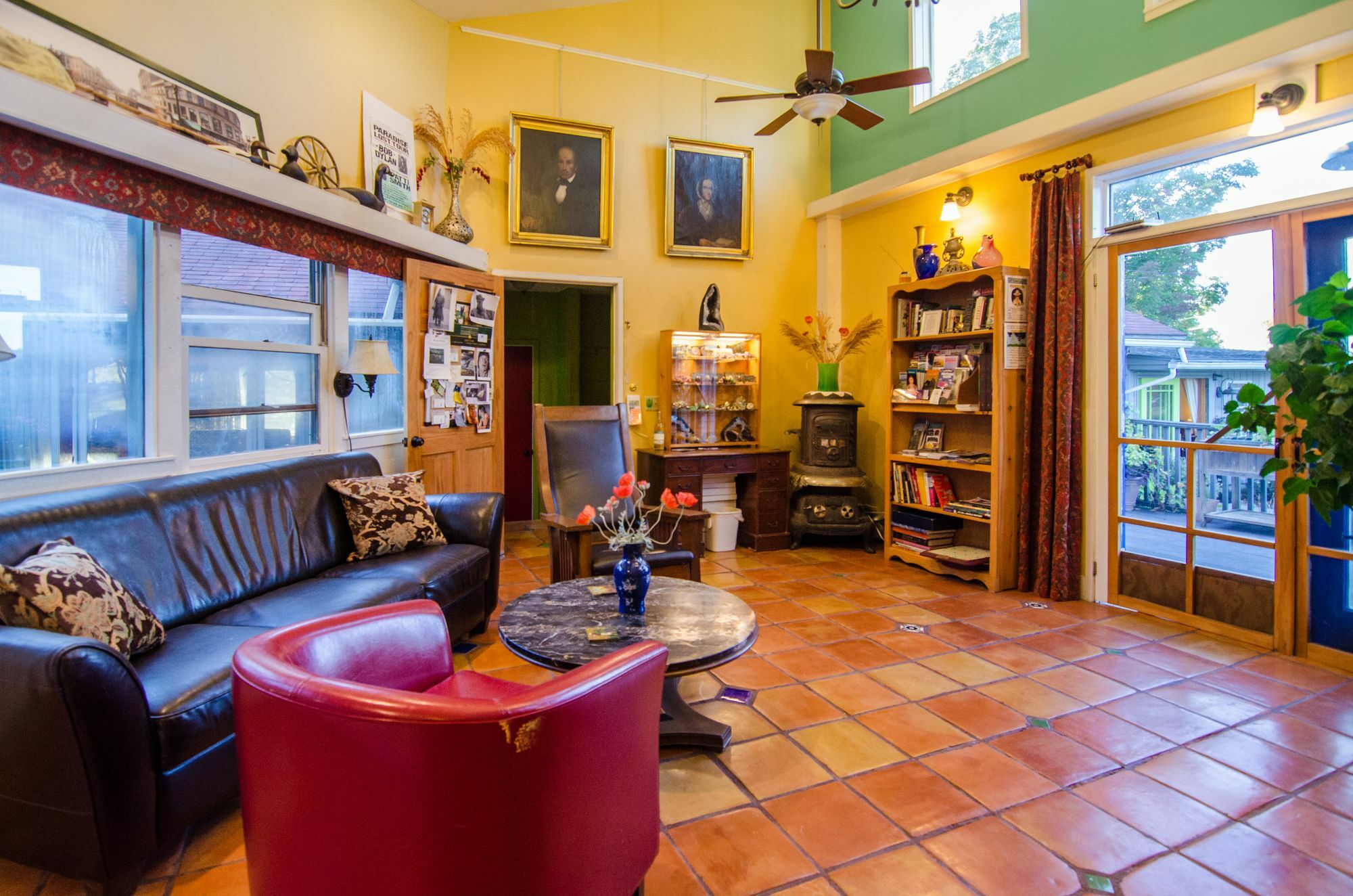 Inn At Charlotte B&B เบอร์ลิงตัน ภายนอก รูปภาพ