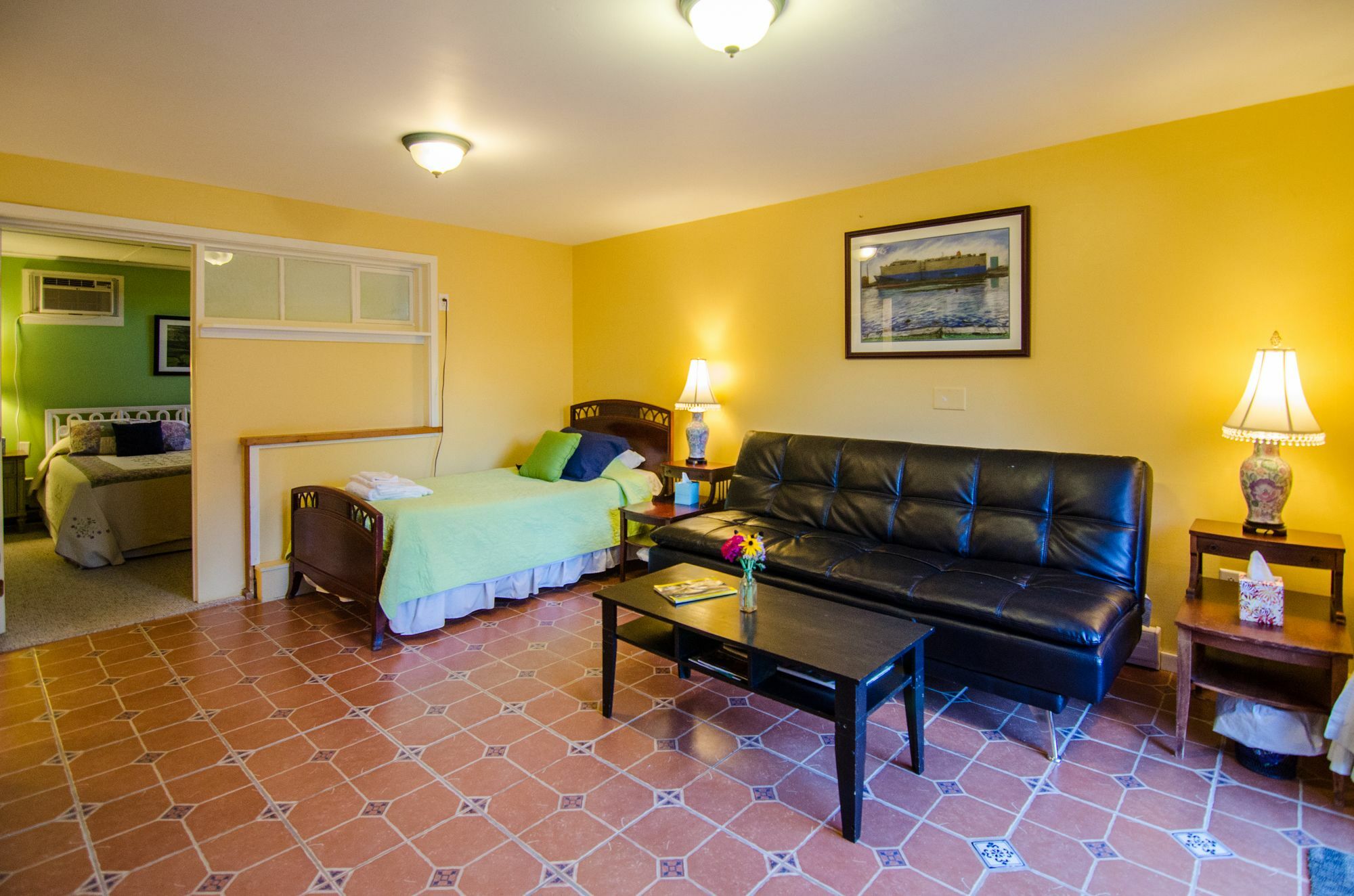 Inn At Charlotte B&B เบอร์ลิงตัน ภายนอก รูปภาพ