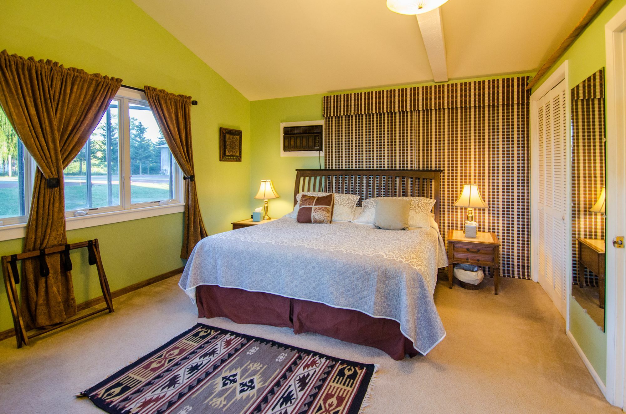 Inn At Charlotte B&B เบอร์ลิงตัน ภายนอก รูปภาพ